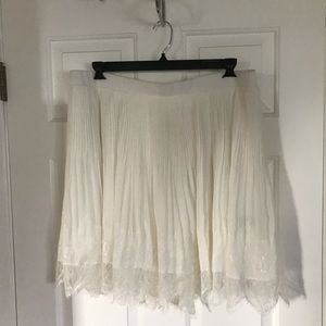 BEAUTIFUL TORRID WINTER WHITE LACY SIZE 16 SHORT SKIRT